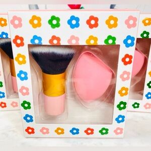 Kabuki Brush and Makeup Sponge/Beauty Blender Set - BNIB - Gift Idea